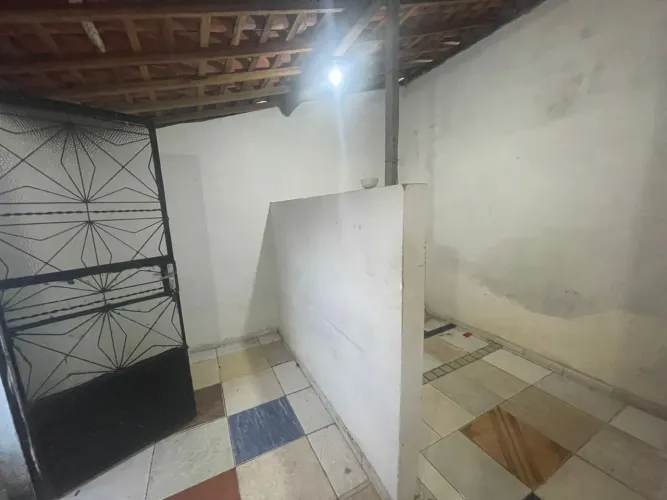 Casa em vila no jacintinho com 2 cômodos para alugar