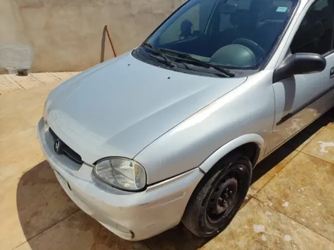 Corsa Classic 1.6 MPFI 8V 102cv 5P 2003