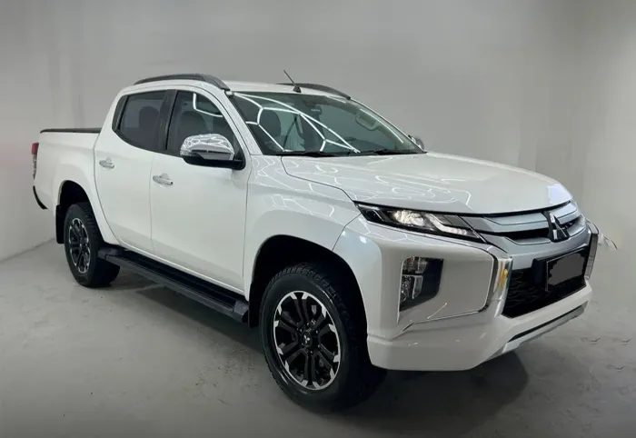 L200 Triton seminova particular 