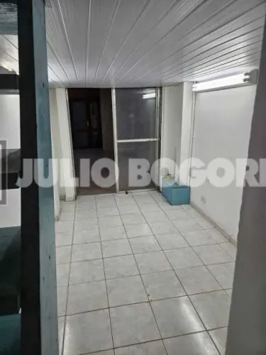 Loja : / Comercial / Laranjeiras