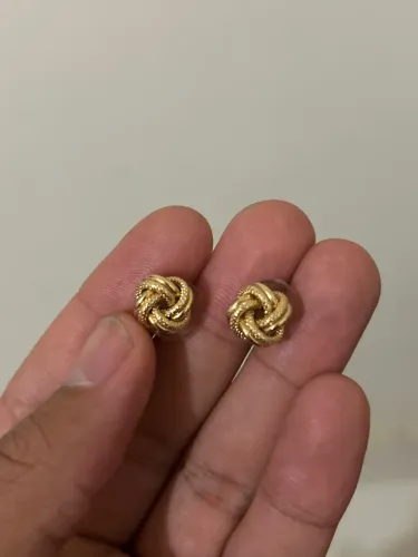 Par de brincos em ouro 18k