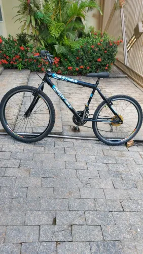Bicicleta Panther Pouquíssimo Usada Linda Preta e Azul com 18 Marchas