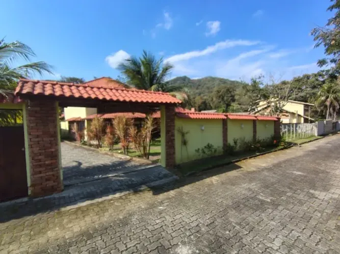 Linda Chácara com 2.000 m2, 4 Qtos (2 suítes), Área Gourmet, Piscina, Paisagismo.