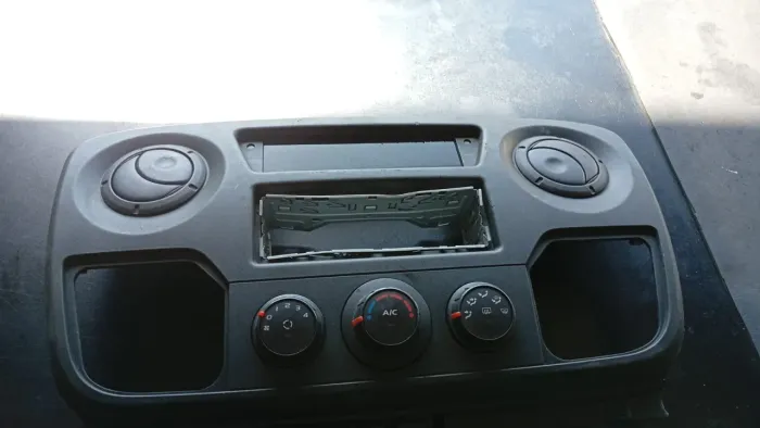 Acabamento Central Com Comando Ar Condicionado Renault Master 2013 A 2022 Original 