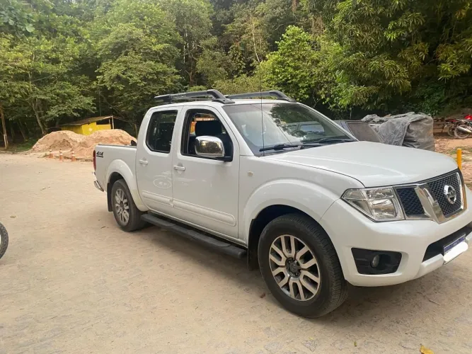 Nissan Frontier SL CD 4X4 2.5tb Diesel AUT 2015