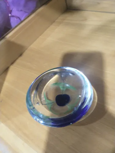 Antigo peso de papel em mutano 