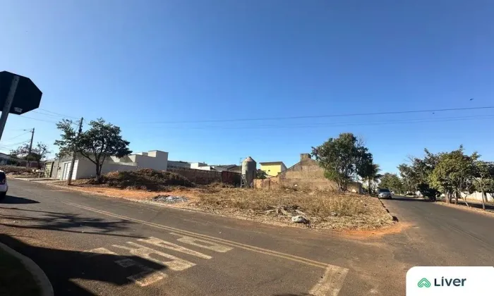 Área Comercial de 1080m² no Parque das Laranjeiras