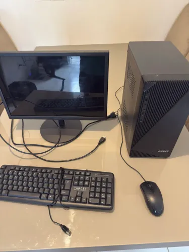 Computador Completo p/ Trabalho ou Estudos - i3, 8GB RAM, SSD - Pronto para Uso!