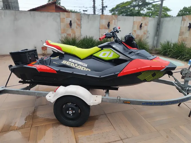 Jet Ski Seadoo Spark Trixx - 2020 - lotado de acessórios<br>
