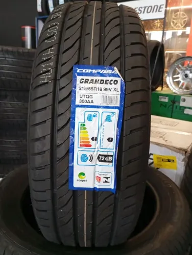 Pneu compasal 215/55R18 99v
