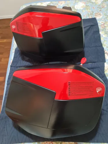 Baú lateral mala lateral bauleto ducati Multistrada 