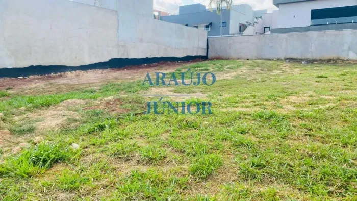 Terreno em Condomínio à Venda em Americana-SP - Bairro Chácara Letônia - 450,00 m² de Área