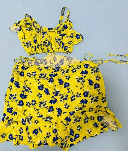 Vestido amarelo floral 