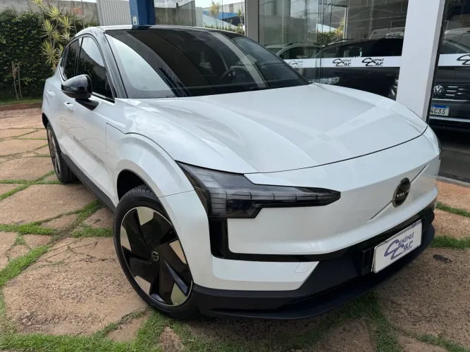 Volvo EX30 E60 Plus (elétrico) 2024