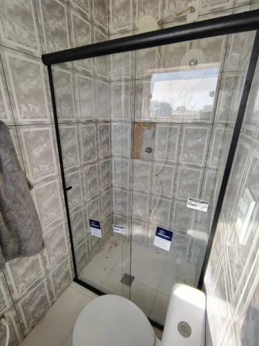 Box no vidro incolor para banheiro