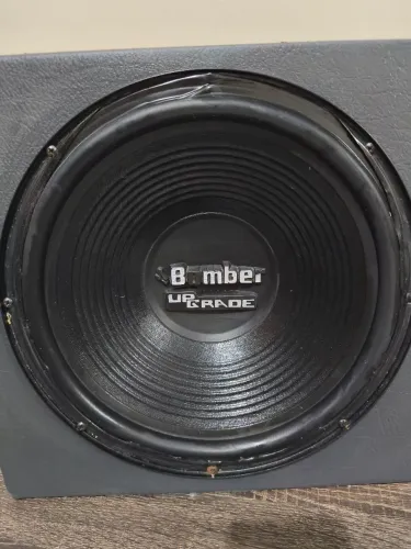 caixa subwoofer