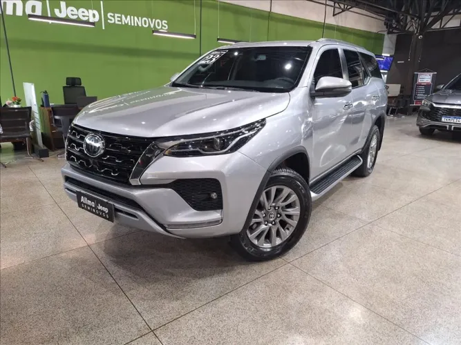 Toyota Hilux 4X2 2.8 Diesel 2023