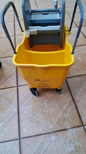 Balde de Limpeza