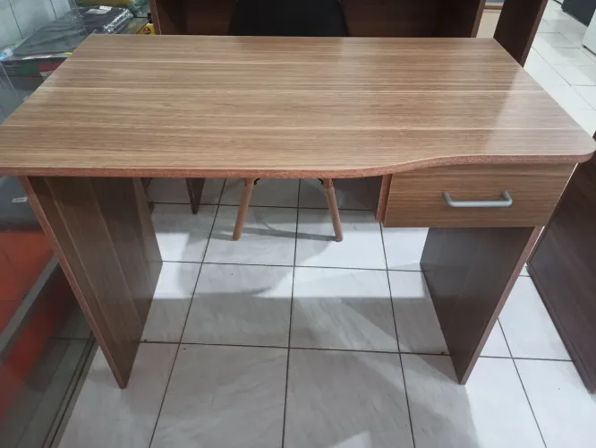 Escrivaninha para quarto 