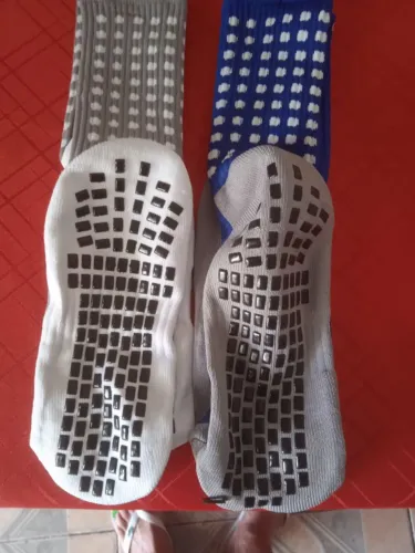 Promoção 2 pares de Meias de Futebol Antiderrapantes - Conforto e Performance