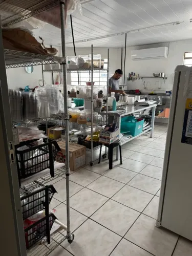 Vendo espaço comercial montado para 03 cozinhas de 35/40m2, estilo Dark Kitchen!