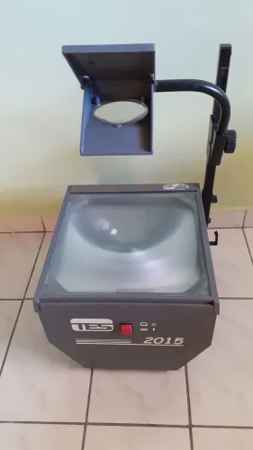 Projetor de Slides TES 2015