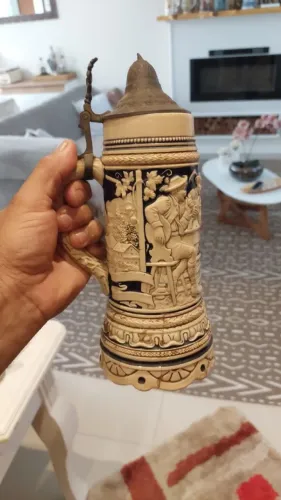 Caneco de chopp Musical leia o anúncio