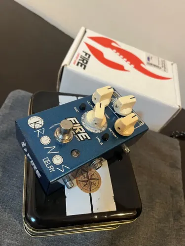 Pedal Guitarra Fire Kronos Delay De Cor Azul