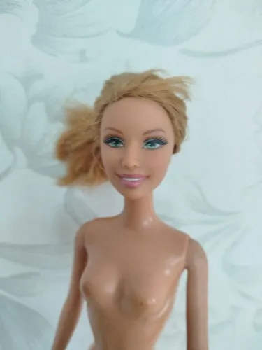 Boneca Barbie Rara Olhos Verdes Mattel - Patente Cabeça 2003 Corpo 1999 Indonésia