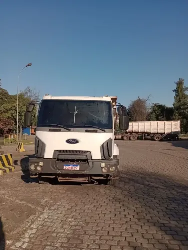 Cargo 2629 6x4 caçamba
