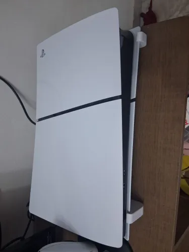 Vendo PS5, perfeito estado, muito novo e muito bem cuidado 