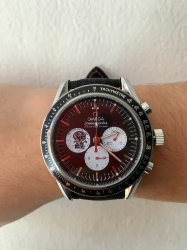 Relógio Omega Speedmaster Snoopy 50th Anniversary