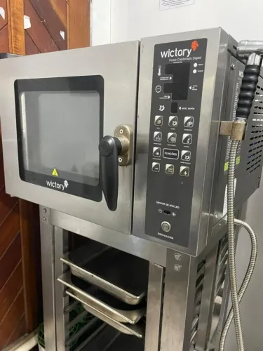 Forno Combinado Wictory 3 GNs com Cavalete