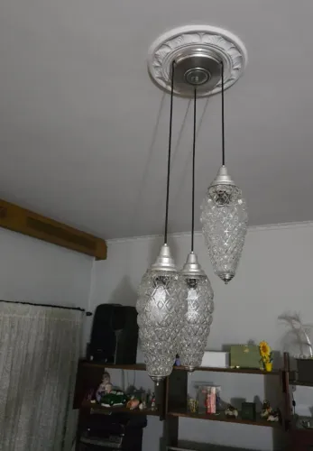 Lustre pendendo antigo bico de jaca