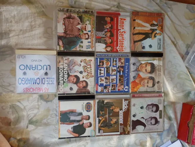 CDs sertanejos.