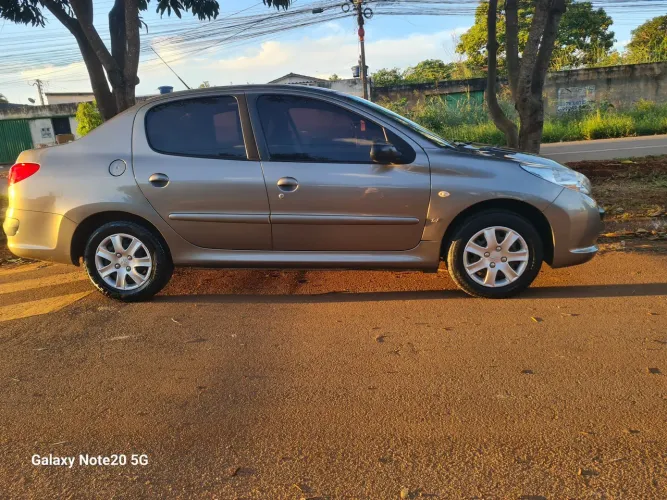 Peugeot 207 Sedan Passion XR 1.4 Flex 8V 4P 2009