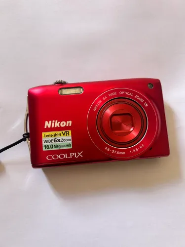 Câmera digital Nikon S3300