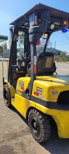 EMPILHADEIRA YALE DIESEL 3 TONELADAS