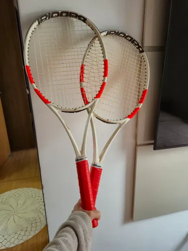 Vendo Raquete Pure Strike 100 16x19 300g.
