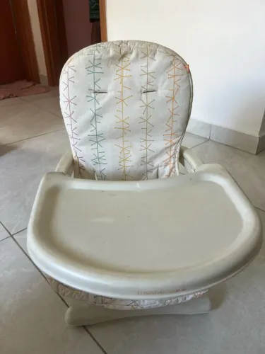 Cadeirinha de alimentação 