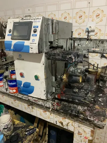 Impressora Serigráfica para copos, taças e brindes em geral