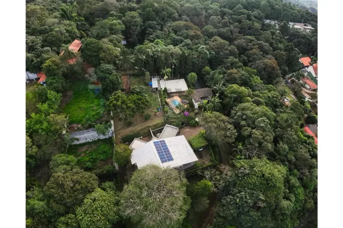 Chácara Exclusiva no Condomínio Cerros Verdes | 4.000 m² de Natureza, Lazer Completo e Vis