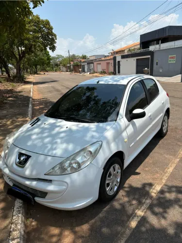 Peugeot 207 XR 1.4 Flex 8V 5P 2012