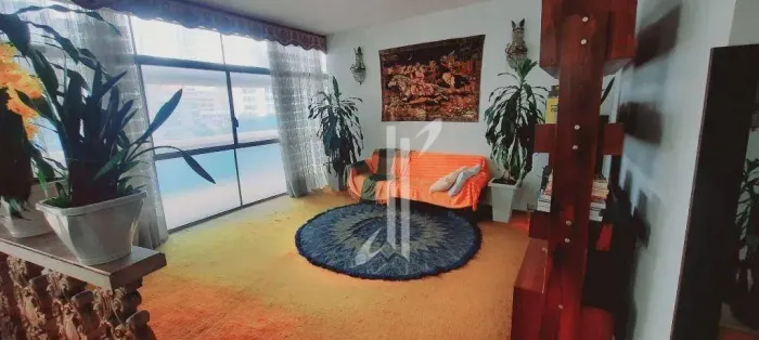 Apto de frente no Edifício Copan com 170 metros de área útil . Venda R$1.890.000,00.