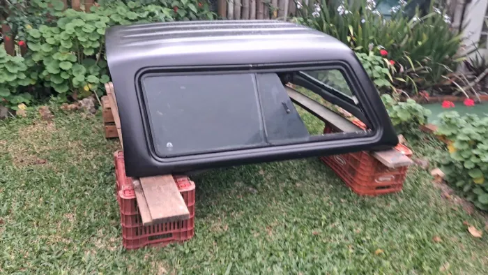 Capota de fibra para Hilux