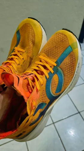 Vendo Olympikus corre 3 semi-novo