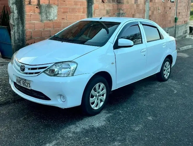 Toyota Etios X Sedan 1.5 Flex 16V 4P Mec. 2014