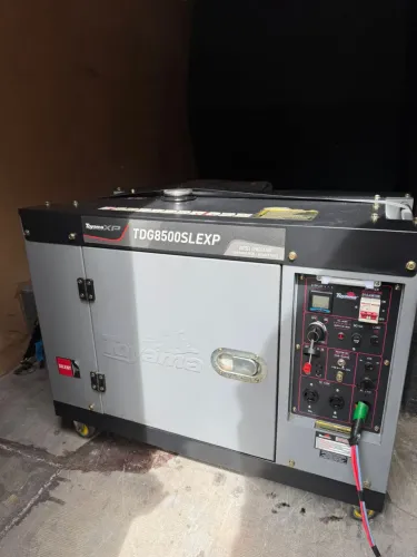 Vendo Gerador a Diesel Pouquíssimo Usado