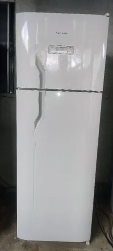 Geladeira Eletrolux Frost Free 309 litros duas portas