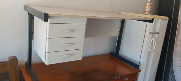 Vendo mesa de escritório 